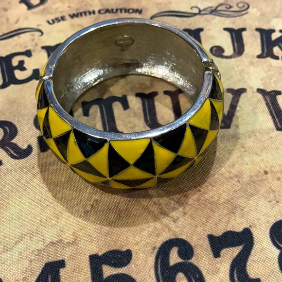 1980’S VINTAGE BANGLE BRACELET - Picture 2 of 4